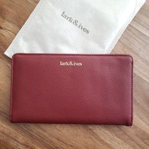 🥰 B2G1F NWOT Lark & Ives Continental Snap Wallet in Burgundy Vegan Leather